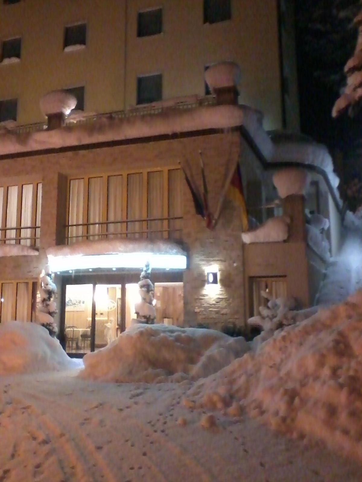 Hotel Miravalle 2000 ลิซซาโน อิน เบลเวเดเร ภายนอก รูปภาพ